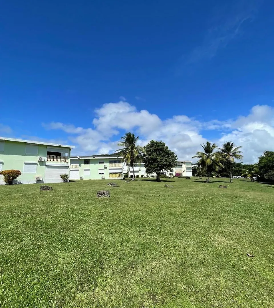 Beachfront Studio972 Sainte-Luce 0*,